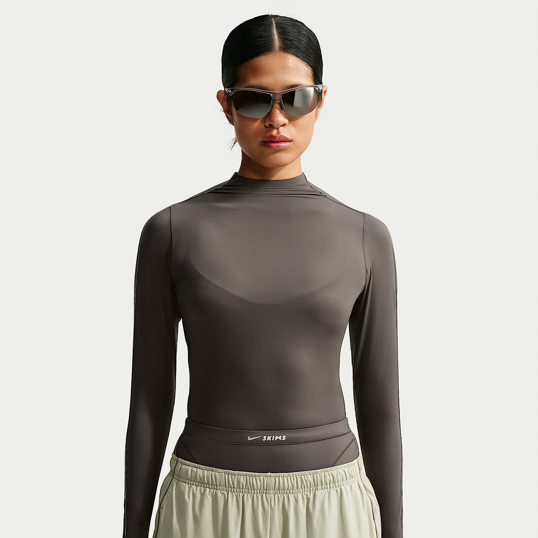 NikeSKIMS Weightless Women's Mock-Neck Long-Sleeve Top. Nike.com